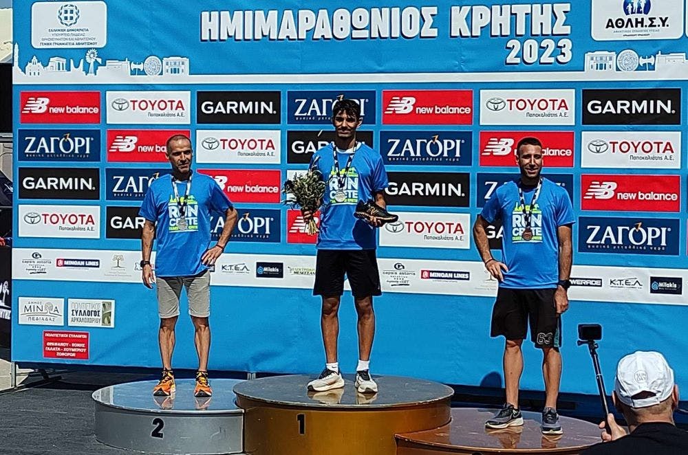 Αποθεώθηκαν οι νικητές στον Ημιμαραθώνιο Κρήτης (pics) runbeat.gr